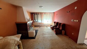 PREDAJ-4 izbový poschodový rodinný dom s garážou v Nesvadoch - 8