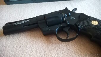 CO2 Revolver - 8