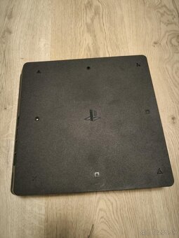 Playstation 4 - 8