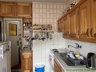 Päť izbový dom v radovej zástavbe v obci Smolník - 8