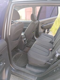KIA Carens2.0 - 8