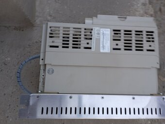 Frekvenčný menič Omron , 3fazovy, 7,5kw 400v - 8