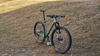 Predám karbónový XC hardtail Canyon Exceed CF 2023, vel L. - 8