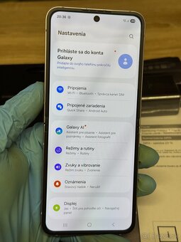 Zánovný Samsung Galaxy Z Flip6 12GB/512GB - záruka 1,5 roka - 8