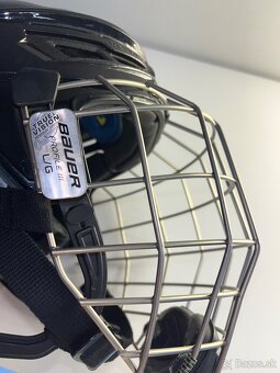 Hokejova prilba - 8