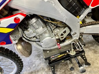 HONDA CR 250 - 8