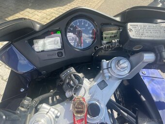 Honda VFR800 - 8