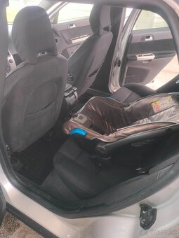 Predám Volvo V50 2.0tdi 100kw rok 2008 - 8