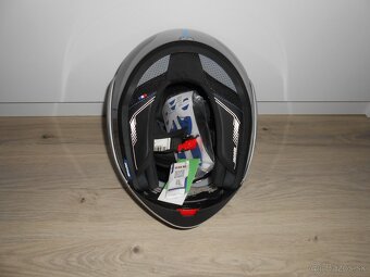 Predam krasnu novu moto prilbu znacky SHARK EVO GT SEAN - 8