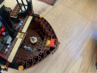 LEGO Pirates 6243 Brickbeard's Bounty - 8