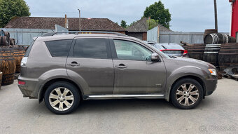 Mitsubishi Outlander 2.2DI-D4 N14 Na náhradní díly 4x4 - 8