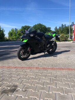Kawasaki ZX10R - 8