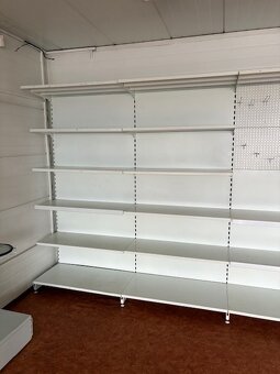 Regále a pulty do predajne na predaj - 8