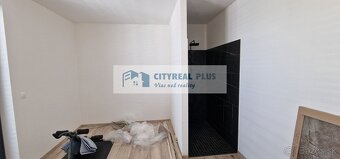 Ponúkam na PREDAJ 5 IZBOVÝ PENTHOUSE V MESTE NOVÉ ZÁMKY - 8