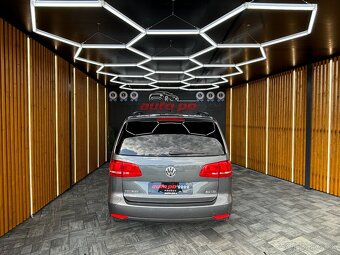 Volkswagen Touran 2.0 TDI Premium Comfortline - 8