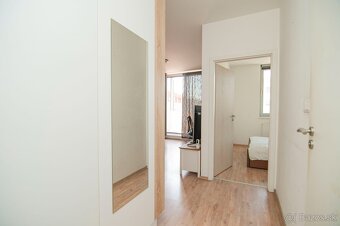 Predáme 2 izb byt na Prievozskej ulici - 8
