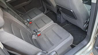 Volkswagen Touran 2.0 TDI Xenon - 8