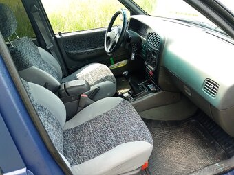 KIA SPORTAGE 1 - 8