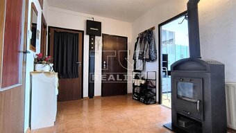 Znížená cena Na predaj veľký 4-izb. byt(89m2) s garážou... - 8