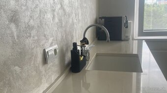 NA PREDAJ: 3izbový, kompletne zrekonštruovaný byt 65 m2 - Tr - 8