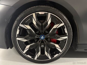 BMW i5 M60 xDrive B&W - 8