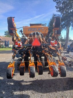Mzuri secí stroj-striptill(pásové zpracování půdy)přímé setí - 8