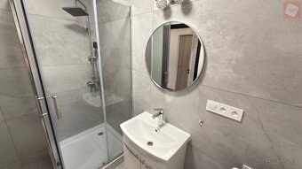 Najlepšia lokalita v meste.Dvojizbový byt po kompletnej reko - 8