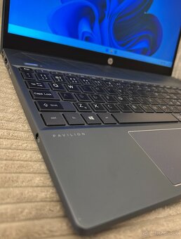 Notebook HP Pavilion 15 (i5/8GB/256+512/W11) - 8