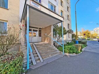 Väčší 2-izbový byt 50 m² V CENTRE / Škultétyho / Staré mesto - 8