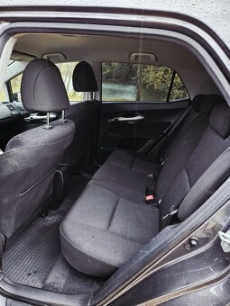 Toyota Auris REZERVOVANÉ - 8