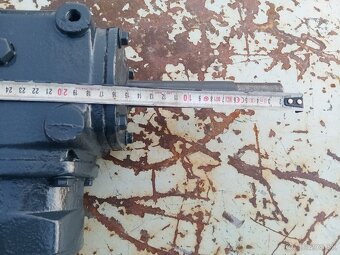 Uhlová prevodovka 1:1 - 8