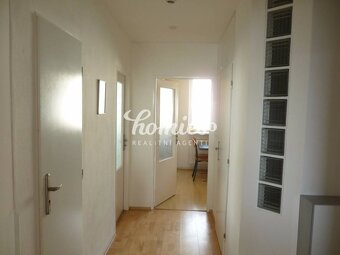 PRENÁJOM 4 izbový  zariadený byt,  centrum,  Nitra - 8
