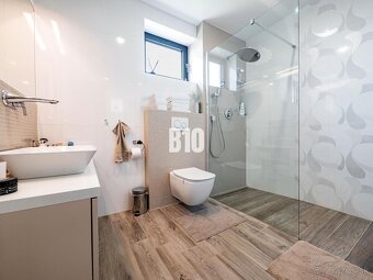 Nadštandardný DOM a POZEMOK - Nitra, Malý Lapáš - 8