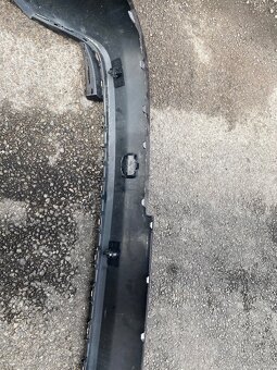 Audi Q7 4M zadny naraznik stred - 8