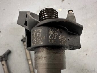 Vstrekovace 3.0tdi Bosch 059130277AR - 8