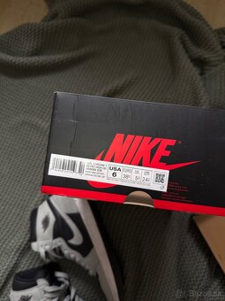 Jordan 1 retro high 38.5 - 8
