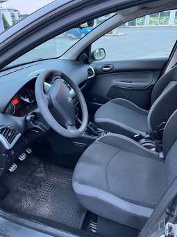 Peugeot 206+ rezervované - 8