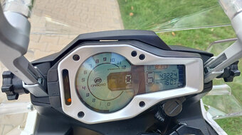 CF Moto 650 MT - 8