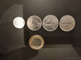 koruny a 2 eurovky a stara minca - - - 8