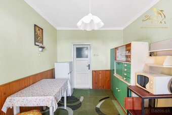 Na predaj 6-izbový rodinný dom s veľkým pozemkom v Komjatici - 8