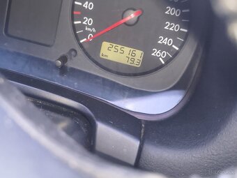 vw golf 1.6 16V 2001 rok výroby 77kw NOVÉ STK - 8