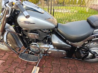 Suzuki C 800 VL 800 Intruder - 8