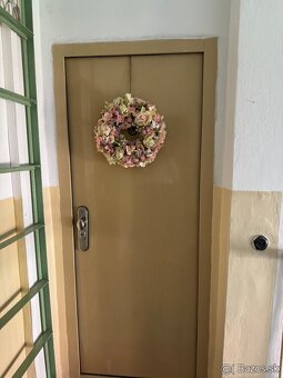 Kompletne zariadený byt na starom sídlisku - 8