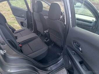 Honda HRV 2017, benzín 1,5 - 8