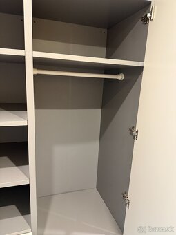 Skriňa, sivá/biela, 122x59x216 cm VISTHUS - 8