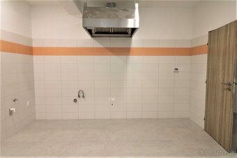 Prenájom priestoru 138 m2 na rôzne účely Bytčická ulica - 8