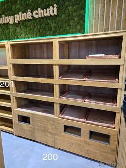 NOVÁ CENA - Drevené regále - obchod - 8