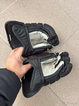 Hokejové veci - deti - 8