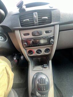 Mal nehodu Renault Thalia 2009 1.2 LPG - 8