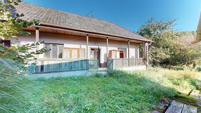 Na predaj starší rodinný dom s veľkým pozemkom v obci Trenči - 8
